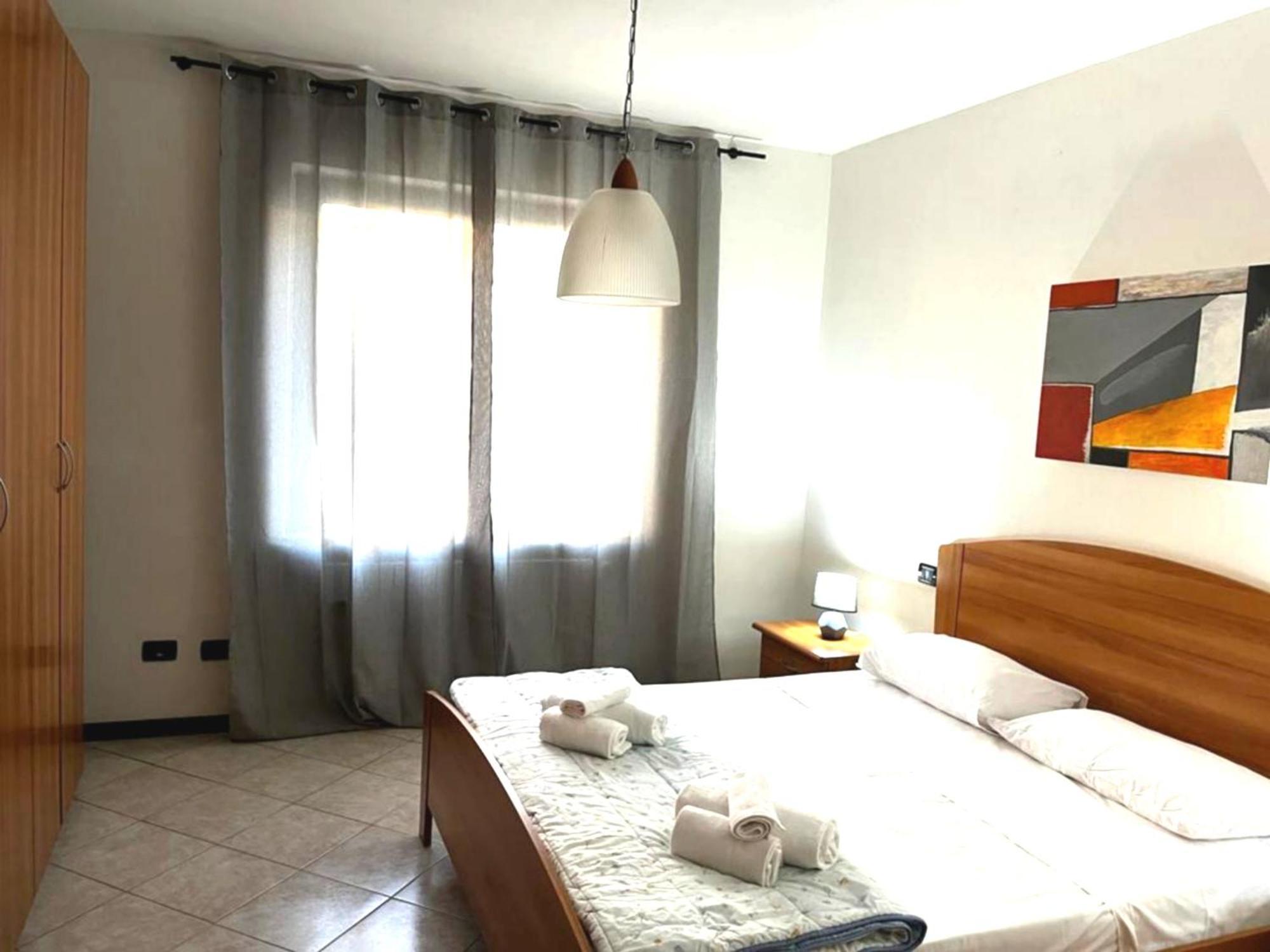 Desenzanoloft Yellow Apartment Desenzano del Garda Bagian luar foto