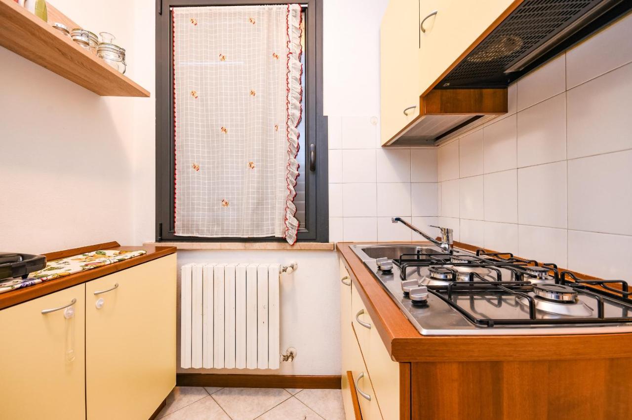 Desenzanoloft Yellow Apartment Desenzano del Garda Bagian luar foto