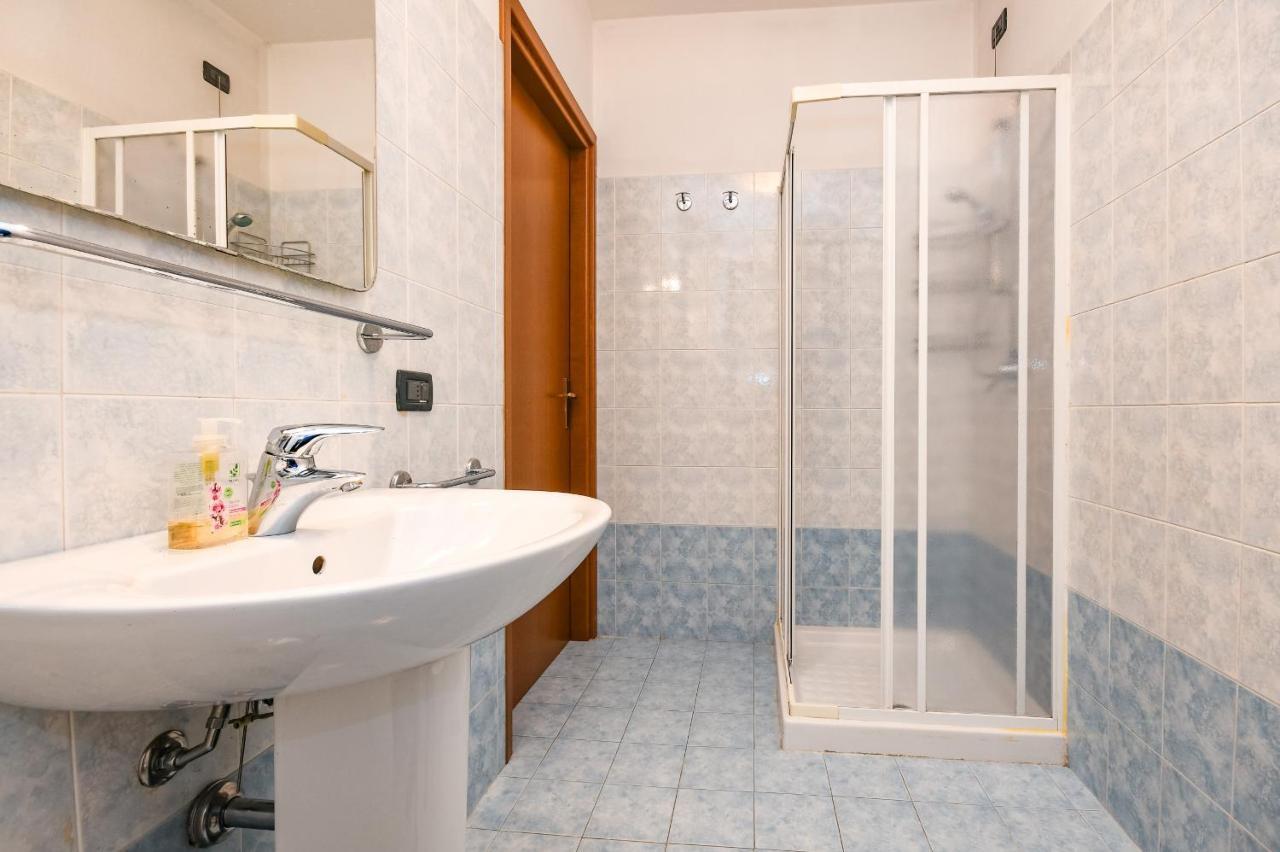 Desenzanoloft Yellow Apartment Desenzano del Garda Bagian luar foto