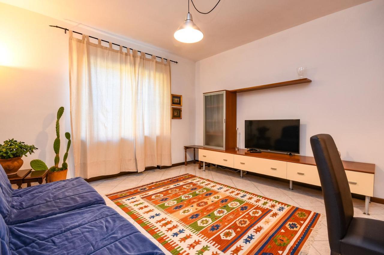 Desenzanoloft Yellow Apartment Desenzano del Garda Bagian luar foto